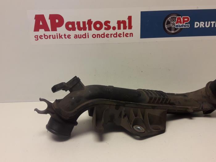 Gebruikte Intercooler Buis Audi A4 (B8) 1.8 TFSI 16V Prijs € 19,99 Margeregeling aangeboden door AP Auto's