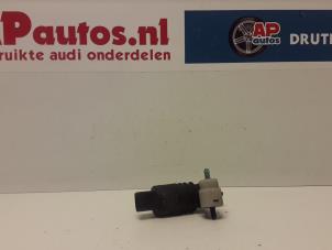 Gebruikte Ruitensproeierpomp voor Audi A3 (8P1) 1.6 Prijs € 35,00 Margeregeling aangeboden door AP Autos