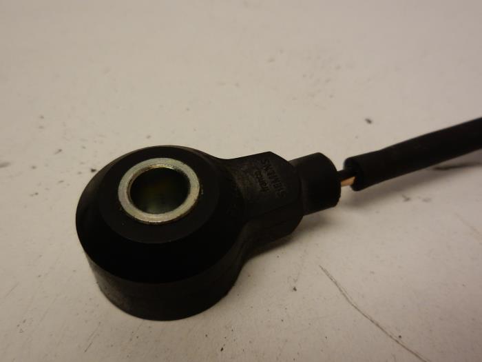 Pingelsensor van een Audi A4 Cabrio (B7) 2.4 V6 30V 2005