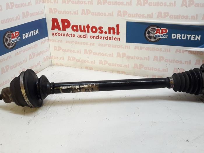 Gebruikte Steekas rechts-achter Audi A5 Quattro (B8C/S) 3.0 TDI V6 24V Prijs € 30,00 Margeregeling aangeboden door AP Auto's