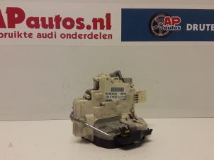 Gebruikte Portierslot Mechaniek 4Deurs rechts-achter Audi A4 (B7) 2.0 TFSI 20V Prijs € 30,00 Margeregeling aangeboden door AP Autos