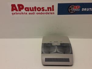 Gebruikte Binnenverlichting voor Audi A3 Sportback (8PA) 1.6 Prijs € 35,00 Margeregeling aangeboden door AP Autos