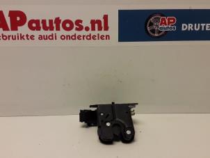 Gebruikte Slotmechaniek Achterklep Audi A3 Sportback (8PA) 1.6 Prijs € 14,99 Margeregeling aangeboden door AP Autos
