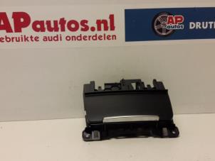 Gebruikte Asbak voor Audi Q5 (8RB) 2.0 TDI 16V Quattro Prijs € 15,00 Margeregeling aangeboden door AP Autos