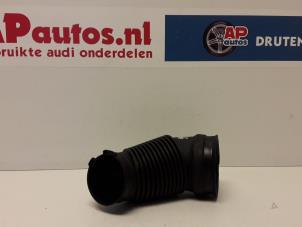 Gebruikte Luchtinlaat slang Audi A6 Avant Quattro (C6) 3.0 TDI V6 24V Prijs € 20,00 Margeregeling aangeboden door AP Autos
