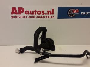 Gebruikte Watercirculatiepomp Audi A4 (B8) 1.8 TFSI 16V Prijs € 24,99 Margeregeling aangeboden door AP Autos
