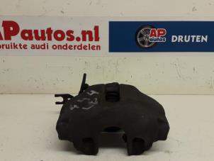 Gebruikte Remklauw (Tang) links-voor Audi A4 (B6) 2.0 20V Prijs € 50,00 Margeregeling aangeboden door AP Autos