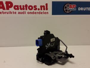Gebruikte Deurslot Mechaniek 4Deurs links-voor Audi A8 (D3) 3.7 V8 40V Quattro Prijs € 29,99 Margeregeling aangeboden door AP Autos