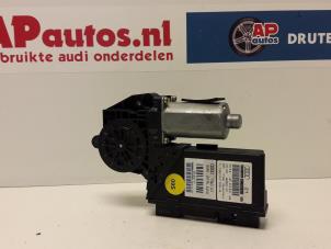 Gebruikte Motor electrisch raam Audi A8 (D3) 3.7 V8 40V Quattro Prijs op aanvraag aangeboden door AP Autos