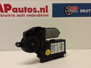 Gebruikte Raammotor Portier Audi A8 (D3) 3.7 V8 40V Quattro Prijs € 19,99 Margeregeling aangeboden door AP Autos