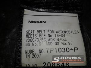 Gebruikte Veiligheidsgordel rechts-voor Nissan Navara Prijs € 42,00 Margeregeling aangeboden door Schoones Transmissies B.V.
