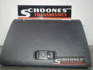 Gebruikte Handschoenenkastje Mitsubishi Pajero Prijs op aanvraag aangeboden door Schoones Transmissies B.V.