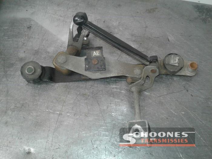 Gebruikte Schakelmechaniek Opel Astra H Twin Top (L67) 1.8 16V Prijs € 52,50 Margeregeling aangeboden door Schoones Transmissies B.V.