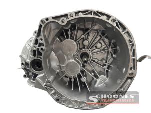 Gereviseerde Versnellingsbak Renault Trafic Prijs € 1.206,98 Inclusief btw aangeboden door Schoones Transmissies B.V.