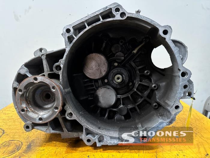 Gebruikte Versnellingsbak Volkswagen Golf VII (AUA) 2.0 GTD 16V Prijs € 630,00 Margeregeling aangeboden door Schoones Transmissies B.V.