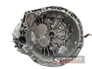 Gereviseerde Versnellingsbak Renault Trafic New (FL) Prijs € 1.206,98 Inclusief btw aangeboden door Schoones Transmissies B.V.