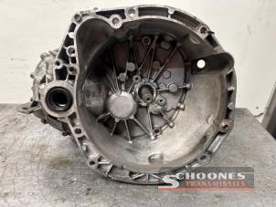 Gebruikte Versnellingsbak Renault Clio III (BR/CR) 2.0 16V RS, Gordini RS, RS Cup Prijs op aanvraag aangeboden door Schoones Transmissies B.V.