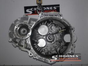 Gebruikte Versnellingsbak Volkswagen Golf VII (AUA) 2.0 GTD 16V Prijs € 735,00 Margeregeling aangeboden door Schoones Transmissies B.V.