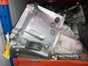 Gebruikte Versnellingsbak Peugeot 208 I (CA/CC/CK/CL) Prijs € 367,50 Margeregeling aangeboden door Schoones Transmissies B.V.