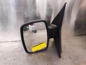Gebruikte Buitenspiegel links Mercedes Vito (638.0) 2.2 CDI 108 16V Prijs € 36,30 Inclusief btw aangeboden door Tijdeman Mercedes Onderdelen