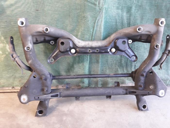 Gebruikte Subframe Mercedes C (W204) 2.2 C-220 CDI 16V Prijs € 99,99 Margeregeling aangeboden door Tijdeman Mercedes Onderdelen