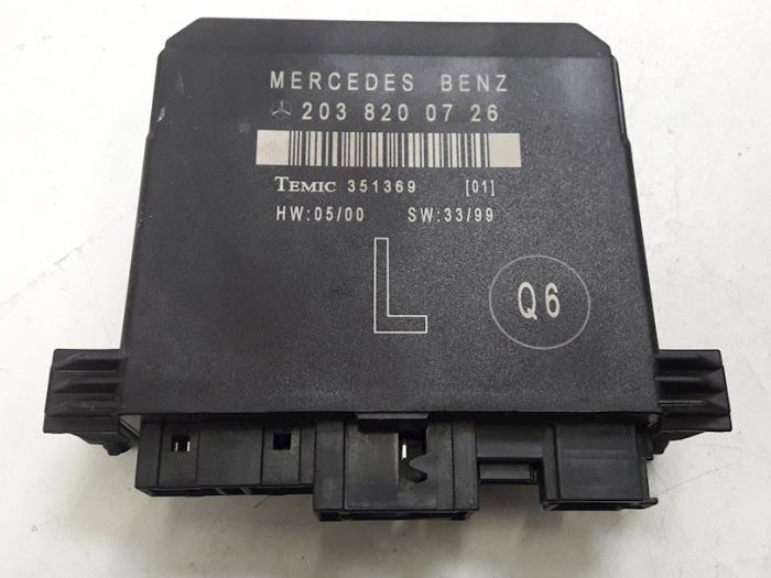 Gebruikte Deur module Mercedes C Combi (S203) 2.6 C-240 18V Prijs € 35,00 Margeregeling aangeboden door Tijdeman Mercedes Onderdelen