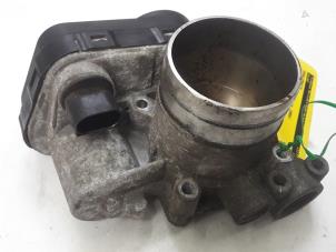 Gebruikte Gasklephuis Mercedes A (W168) 1.6 A-160 Prijs € 49,00 Margeregeling aangeboden door Tijdeman Mercedes Onderdelen