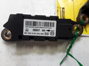 Gebruikte Airbag Sensor Mercedes CLK (R209) 3.0 280 V6 18V Prijs op aanvraag aangeboden door Tijdeman Mercedes Onderdelen