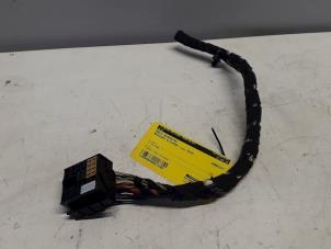 Gebruikte Radio bedrading Mercedes B (W245) 1.5 B-160 16V Prijs op aanvraag aangeboden door Tijdeman Mercedes Onderdelen