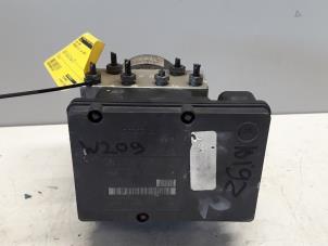 Gebruikte ABS Pomp Mercedes CLK (R209) 3.0 280 V6 18V Prijs op aanvraag aangeboden door Tijdeman Mercedes Onderdelen