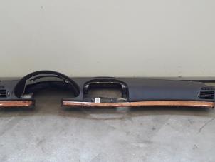 Gebruikte Dashboard Mercedes E (W211) 2.7 E-270 CDI 20V Prijs op aanvraag aangeboden door Tijdeman Mercedes Onderdelen