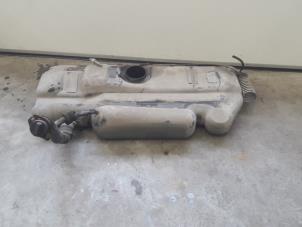 Gebruikte Brandstoftank Mercedes Sprinter 3t (903) 308 CDI 16V Prijs op aanvraag aangeboden door Tijdeman Mercedes Onderdelen