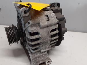 Gebruikte Alternator Mercedes B (W245) 1.5 B-150 16V Prijs € 50,00 Margeregeling aangeboden door Tijdeman Mercedes Onderdelen