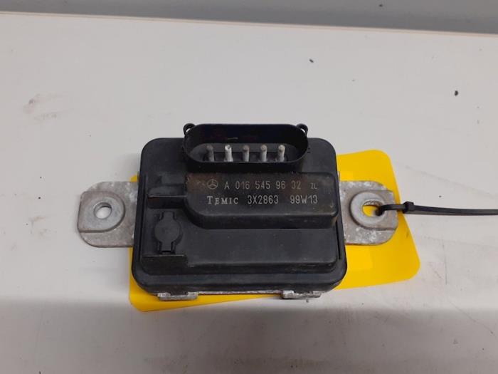 Gebruikte Koelvin module Mercedes CLK (R208) 2.3 230K 16V Prijs € 45,00 Margeregeling aangeboden door Tijdeman Mercedes Onderdelen