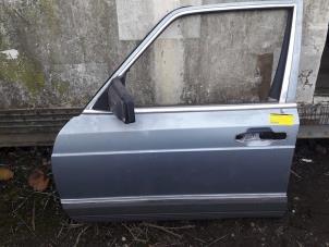 Gebruikte Portier 4Deurs links-voor Mercedes S (W126) 280 S Prijs op aanvraag aangeboden door Tijdeman Mercedes Onderdelen