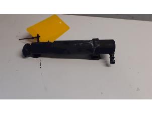 Gebruikte Koplampsproeier pomp Mercedes E (W211) 2.7 E-270 CDI 20V Prijs op aanvraag aangeboden door Tijdeman Mercedes Onderdelen