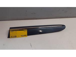 Gebruikte Carrosserielijst Mercedes CLK (R209) 2.6 240 V6 18V Prijs € 25,00 Margeregeling aangeboden door Tijdeman Mercedes Onderdelen