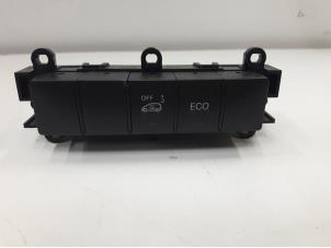 Gebruikte Start/Stop schakelaar Mercedes A (W169) 1.5 A-160 Prijs op aanvraag aangeboden door Tijdeman Mercedes Onderdelen