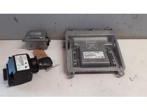 Gebruikte Kontaktslot + computer Mercedes B (W245) 1.5 B-150 16V Prijs op aanvraag aangeboden door Tijdeman Mercedes Onderdelen