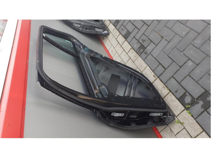 Portier 4Deurs rechts-achter van een Mercedes-Benz E Estate (S213) E-220d 2.0 Turbo 16V 4-Matic 2017