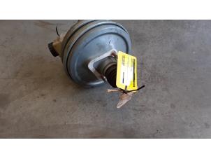 Gebruikte Rembekrachtiger Mercedes E Combi (S210) 2.2 E-220 CDI 16V Prijs op aanvraag aangeboden door Tijdeman Mercedes Onderdelen