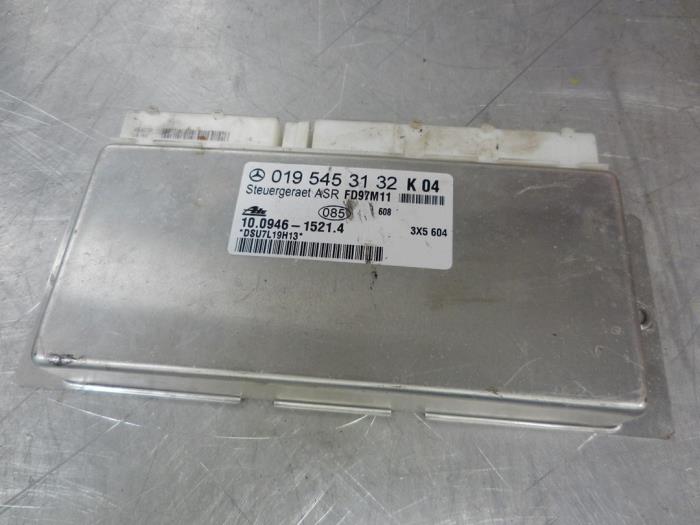 Gebruikte Computer ASR Mercedes CLK (C208) 2.0 200 16V Prijs € 60,00 Margeregeling aangeboden door Tijdeman Mercedes Onderdelen