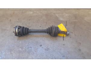 Gebruikte Aandrijfas links-voor Mercedes Vito (638.1/2) 2.3 108D Prijs € 70,00 Margeregeling aangeboden door Tijdeman Mercedes Onderdelen