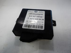 Gebruikte Verlichtings Module Mercedes CLK (C208) 2.0 200K 16V Prijs € 30,00 Margeregeling aangeboden door Tijdeman Mercedes Onderdelen