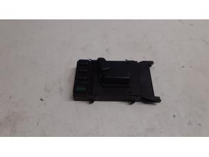 Gebruikte Schakelaar Stoelverstelling Mercedes ML I (163) 270 2.7 CDI 20V Prijs € 30,00 Margeregeling aangeboden door Tijdeman Mercedes Onderdelen