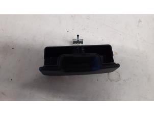 Nieuwe Asbak achter Mercedes ML I (163) 270 2.7 CDI 20V Prijs € 24,20 Inclusief btw aangeboden door Tijdeman Mercedes Onderdelen