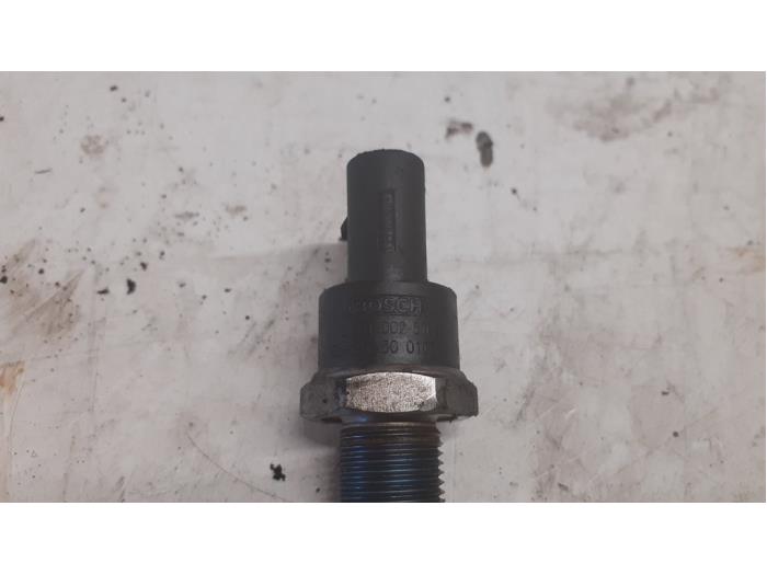 Brandstofdruk sensor van een Mercedes-Benz Vito (639.7) 2.2 109 CDI 16V 2006
