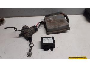 Gebruikte Kontaktslot + computer Mercedes Sprinter 2t (901/902) 212D Prijs op aanvraag aangeboden door Tijdeman Mercedes Onderdelen