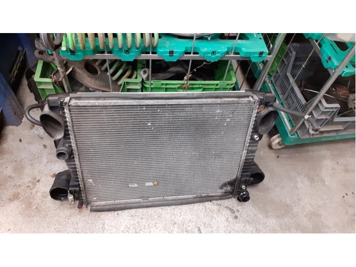 Gebruikte Radiateur Mercedes S (W220) 3.2 S-320 CDI 24V Prijs op aanvraag aangeboden door Tijdeman Mercedes Onderdelen