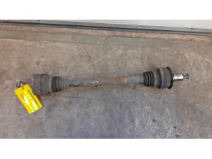 Gebruikte Aandrijfas links-achter Mercedes C Combi (S203) 1.8 C-180K 16V Prijs op aanvraag aangeboden door Tijdeman Mercedes Onderdelen